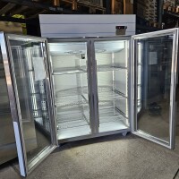 Edelstahlkühlschrank mit 2 Glastüren 1400 Liter