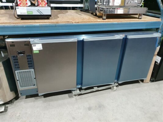 Geloline Backbarcooler mit 3 Türen 587 Liter Edelstahl B-Ware