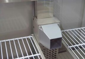 Saladette/Zubereitungstisch 2 Türen Unterbaukühlung Edelstahl 176 Liter