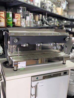 La Pavoni Geniale M 3-Gruppig dunkelgrau halbautomatisch B-Ware