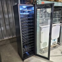Dometic Weinkühlschrank für 75 Flaschen
