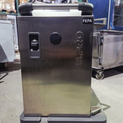 B.PROTHERM Speisentransportbehälter GN 1/1 mit 12 Auflagesicken umluftbeheizt +30°C bis +90°C B-Ware