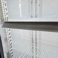Flaschenkühlschrank mit Schiebetüren schwarz mit weißer Front 1000 Liter B-Ware