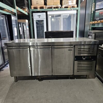 GGM Edelstahl Tiefkühltisch ECO mit 3 Türen 417 Liter Gebraucht!!!