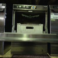 GGG Gläserspülmaschine mit Reinigerdosierpumpe Korb: 40x40 cm 480x515x688 mm Refurbished